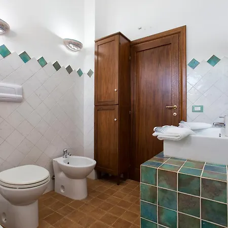 Brassol Vista Mare Kır Evi Alghero
